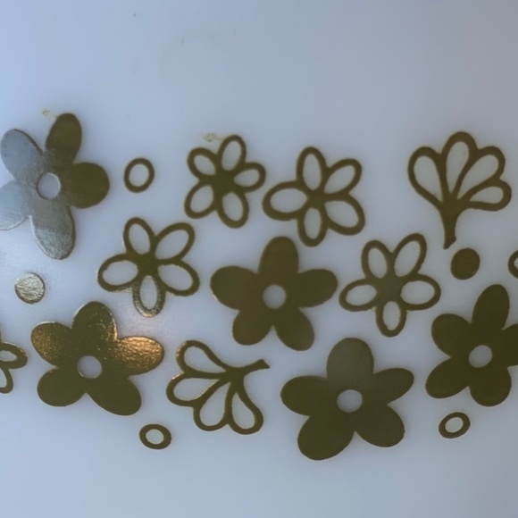 1970s Spring Blossom Pyrex Cinderella #443, 2.5 Quart Bowl - Picture 6 of 9